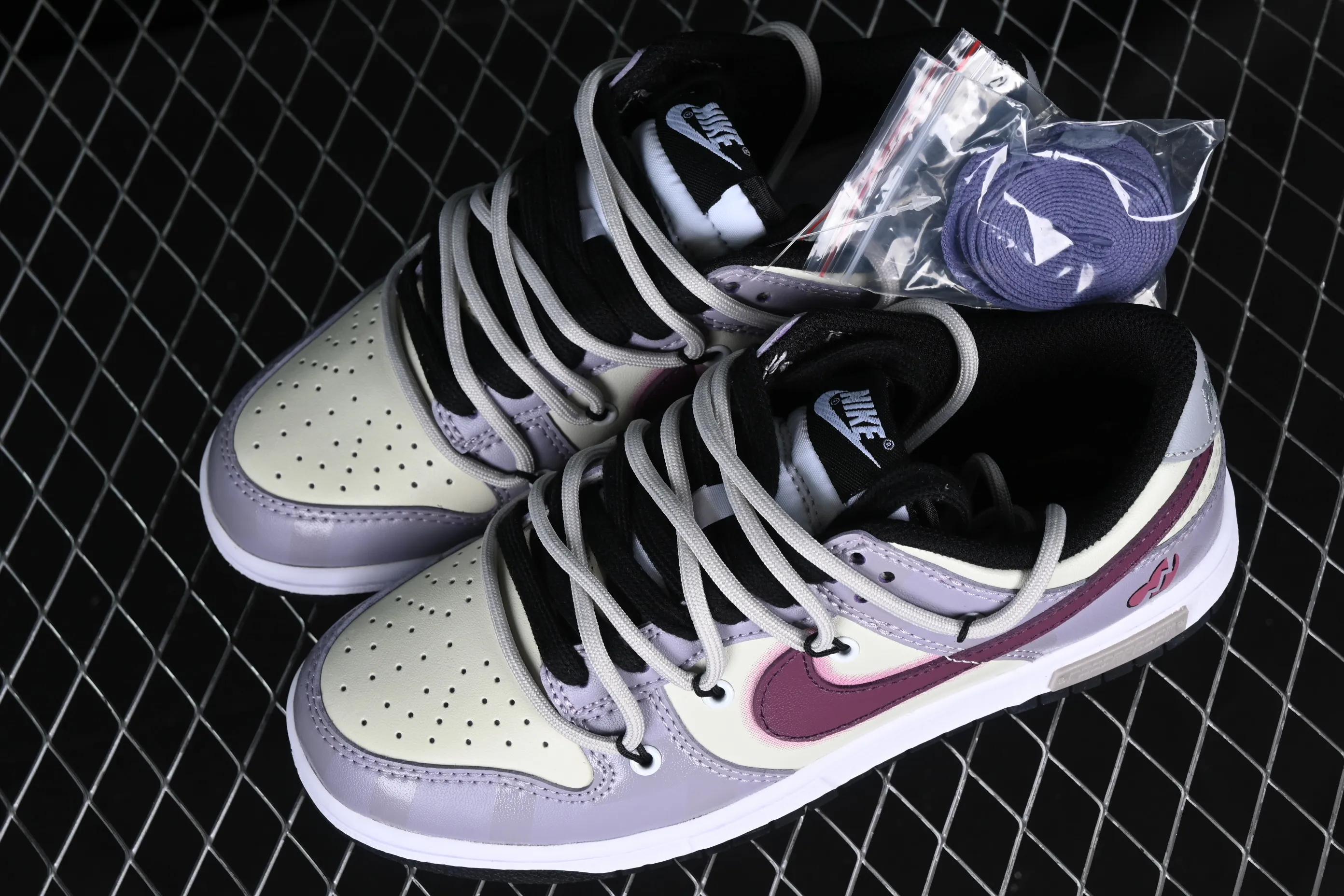 All Categories Nk SB Dunk Series Nk SB Dunk Low Low-top sneakers Nk Dunk Low Panda Prank Raspberry retro distressed Tie-dye lavender purple Low-top casual sneakers DJ6188-002